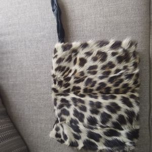 Leopard muff